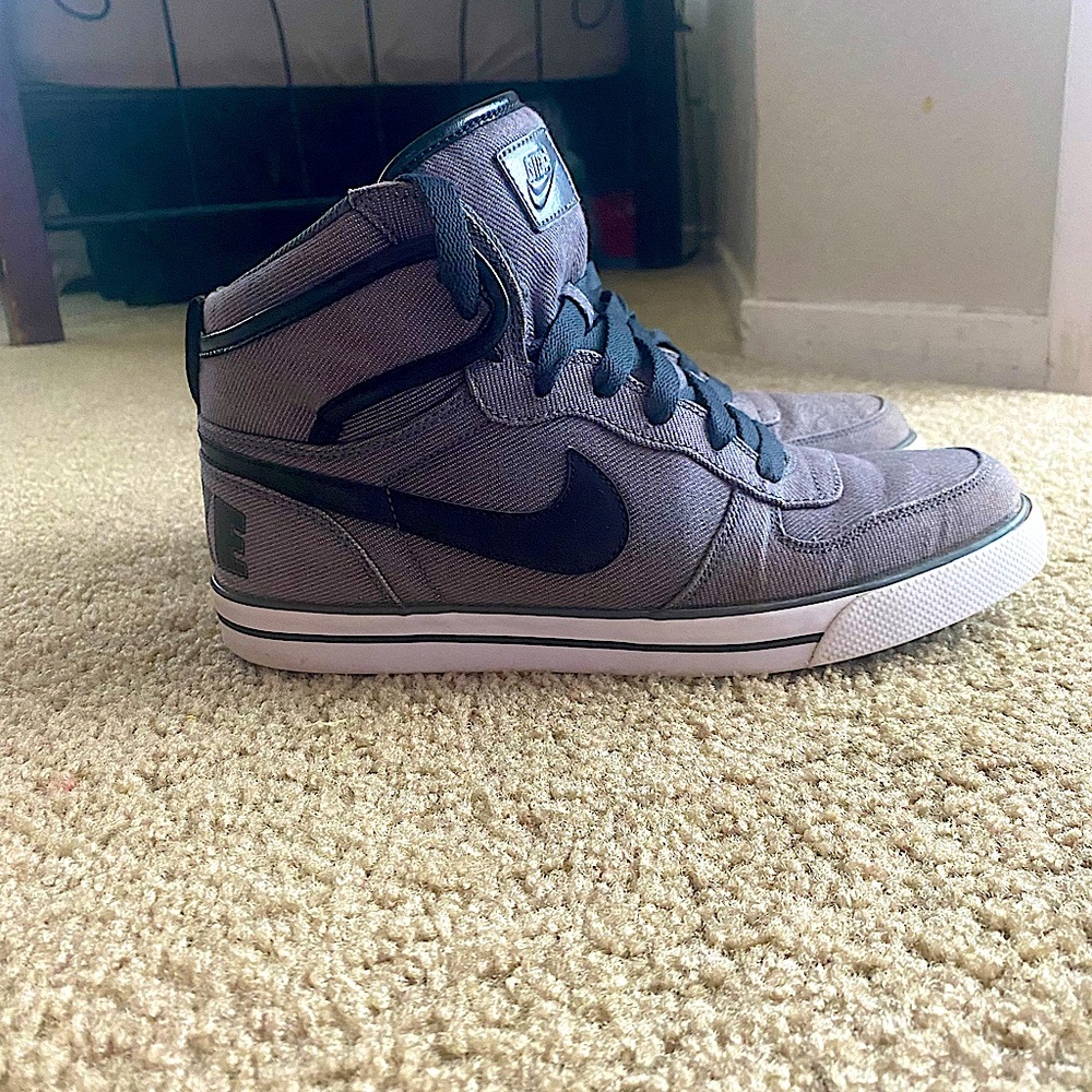 Brand new Nike shoes